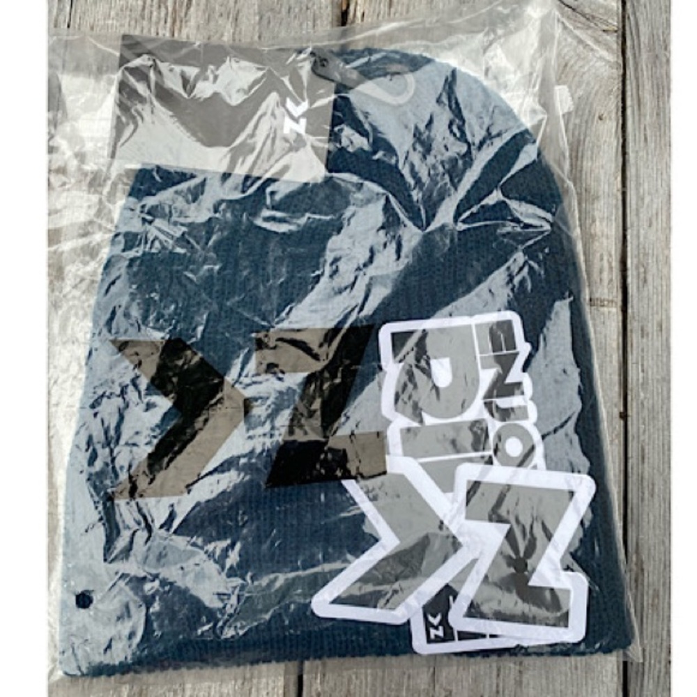 🌸 KZ Gear beanie 🌸 Dark blue, NWT!!
